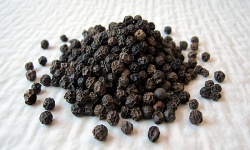 poivre_noir_grains_286579425